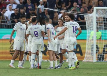 L'esultanza dei calciatori della Fiorentina (Foto Ansa)