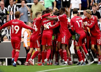 L'esultanza dei giocatori del Liverpool (Foto Ansa)