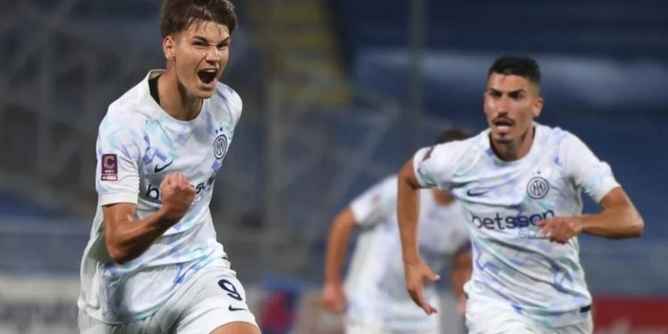 Luka Topalovic esulta con l'Inter U23 (da facebook.com/SerieCofficial)