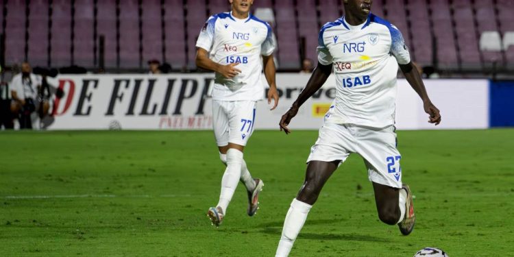 Racine Ba con la maglia del Siracusa (da facebook.com/SiracusaCalcio1924)