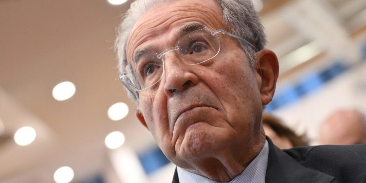 Romano Prodi, ex presidente del Consiglio, ex presidente della Commissione europea (Ansa)