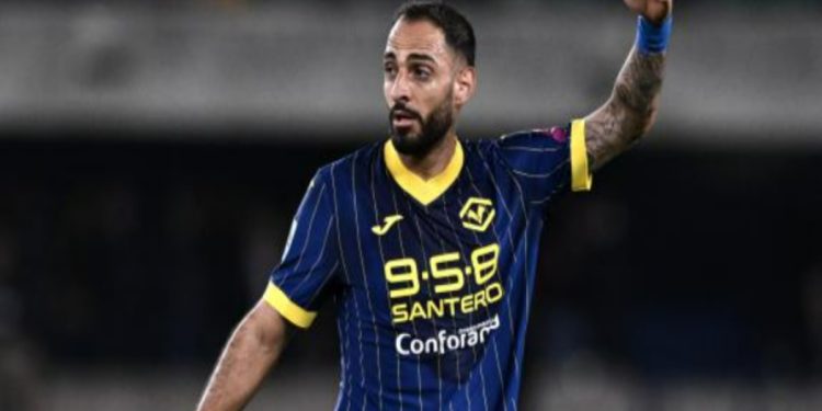 Grigoris Kastanos con la maglia dell'Hellas Verona