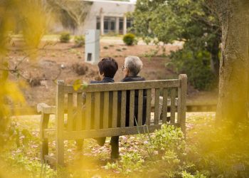 Anziane in panchina