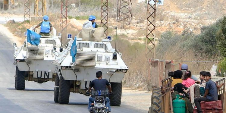 Veicoli della missione UNIFIL, Libano meridionale (Ansa)