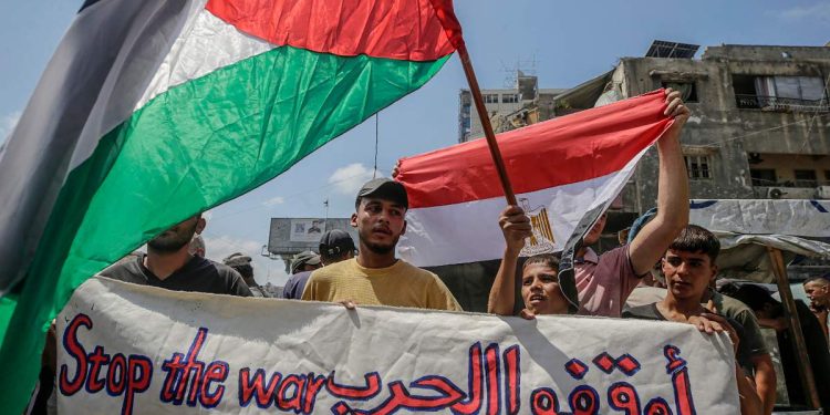 Proteste a Gaza City contro l'occupazione israeliana, 21 agosto 2025 (Ansa)