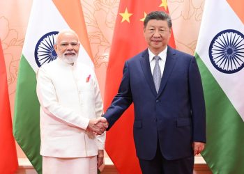 Modi e Xi Jinping, vertice SCO