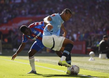 Manuel Akanji con il Manchester City contro il Crystal Palace (Foto ANSA)