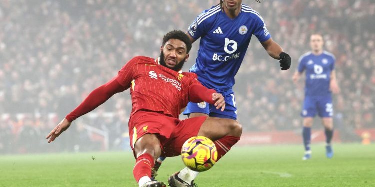 Joe Gomez in azione in Liverpool Chelsea (Foto ANSA)