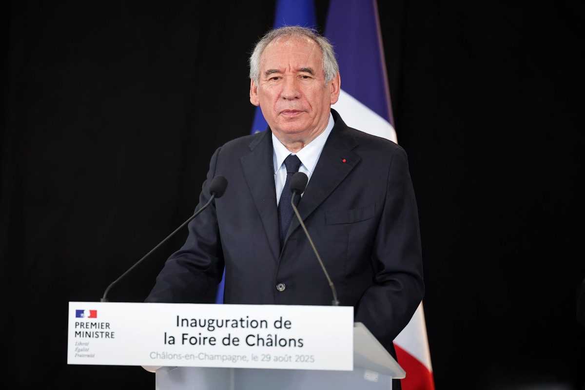 Premier Bayrou, Francia