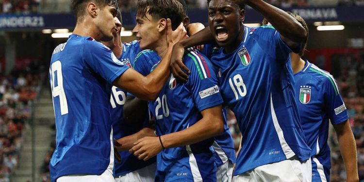 Italia Undr 21 esulta in campo