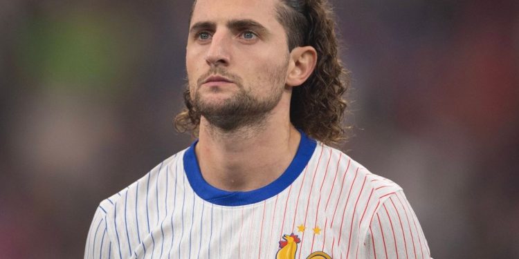 Adrien Rabiot in campo con la Francia (Foto: Web)
