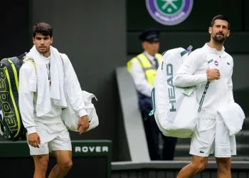 Carlos Alcaraz e Novak Djokovic in allenamento a Wimbledon (Foto ANSA)