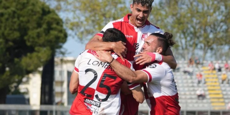 L'esultanza del Rimini (da facebook.com/SerieCofficial)