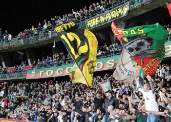 La curva della Ternana (da facebook.com/TernanaCalcioSpa)