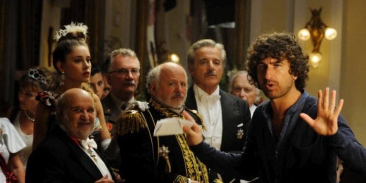 Il principe abusivo, film in seconda serata su Rai 1 (Foto Web)