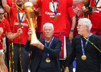 Giorgio Armani campione con l'Olimpia Milano (Foto: Web)