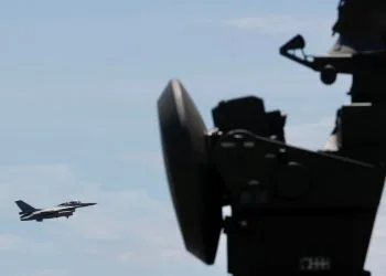 Installazione radar (Ansa)