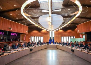 Automotive UE, Von der Leyen guida il tavolo