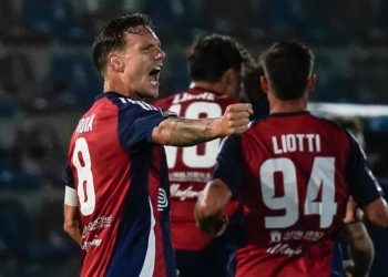 L'esultanza di Proia dopo un gol segnato per la Casertana (Facebook Lega Pro)