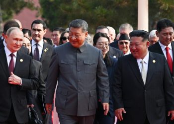 A Pechino, in occasione della parata di Piazza Tiananmen: da s. Vladimir Putin, Xi Jinping, Kim Jong-un (Ansa)