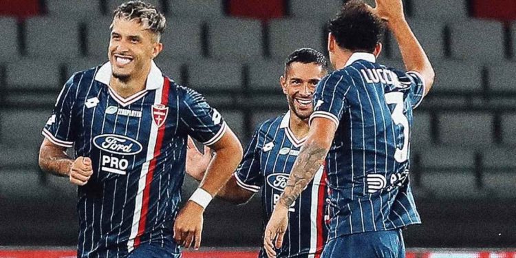 L'esultanza dei calciatori del Monza (da facebook.com/ACMonza)