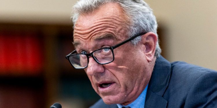 Il segretario Alla Salute degli USA, Robert Kennedy (Ansa)