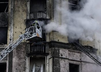 Dopo uno strike missilistico russo su Kiev, 21 marzo 2024 (Ansa)