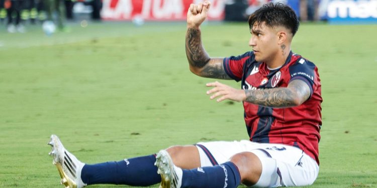 Santiago Castro con la maglia del Bologna (Foto ANSA)