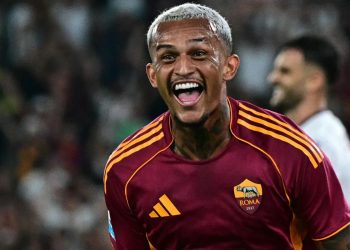 Wesley con la maglia della Roma (Foto: Web)