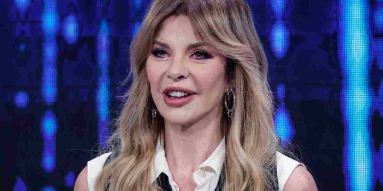 alba parietti single