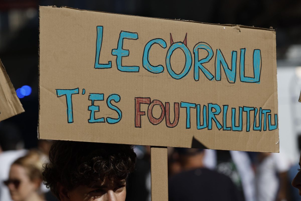 Proteste Francia contro Lecornu