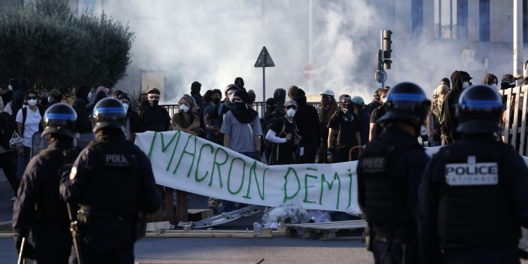 Proteste in Francia contro Macron
