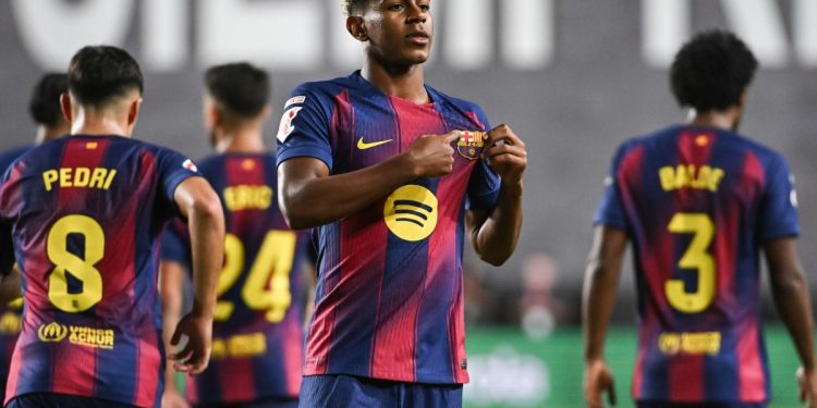 Lamine Yamal esulta con il Barcellona (Foto ANSA)