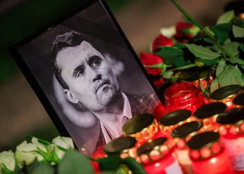 Omaggio a Charlie Kirk a Berlino, 11 settembre 2025 (Ansa)