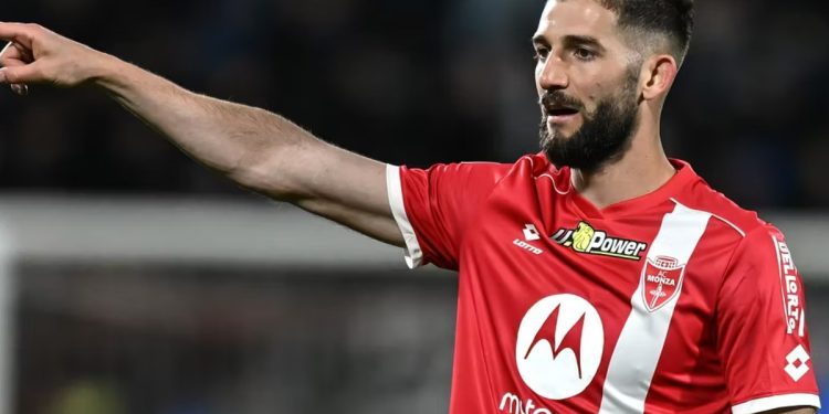 Roberto Gagliardini con la maglia del Monza (Foto: Web)