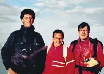 Bobo Torchiana (s), con Marco Bregni e Stefano Zanotti (foto da "Bobo Torchiana", Itaca, 2025)