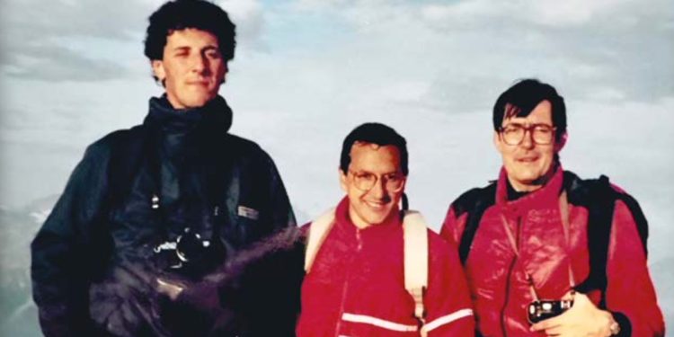 Bobo Torchiana (s), con Marco Bregni e Stefano Zanotti (foto da "Bobo Torchiana", Itaca, 2025)