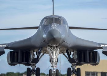 Bombardiere strategico Usa Rockwell B-1B Lancer (Ansa)