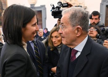 Elly Schlein, segretaria del Pd, con Romano Prodi, ex premier (Ansa)