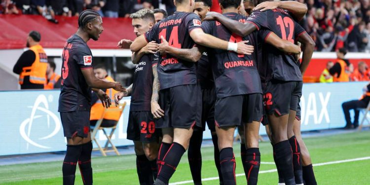 Il gruppo del Bayer Leverkusen (Foto ANSA)