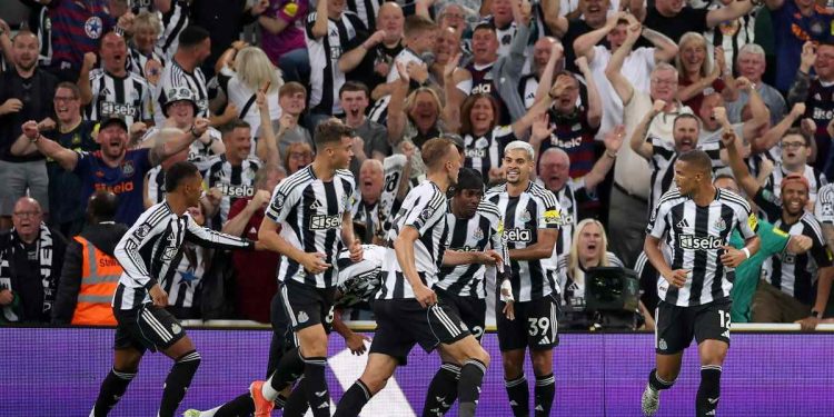 Il Newcastle esulta in Premier League (Foto ANSA)
