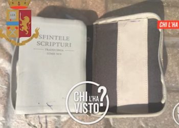 Resti umani e bibbia a Milano (Foto: Chi l'ha visto)