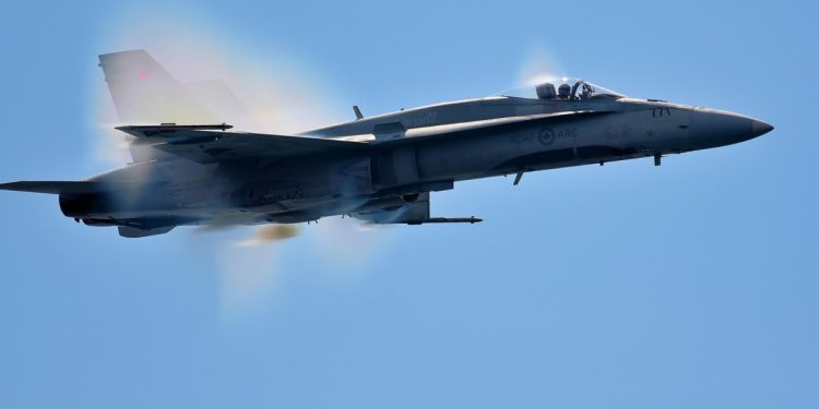 Aereo militare (Foto: Pixabay)