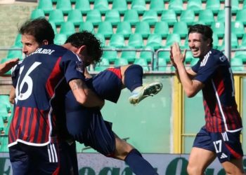 L'esultanza del Cosenza (da facebook.com/SerieCofficial)