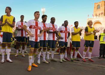 La delusione dei calciatori del Genoa (Foto ANSA)