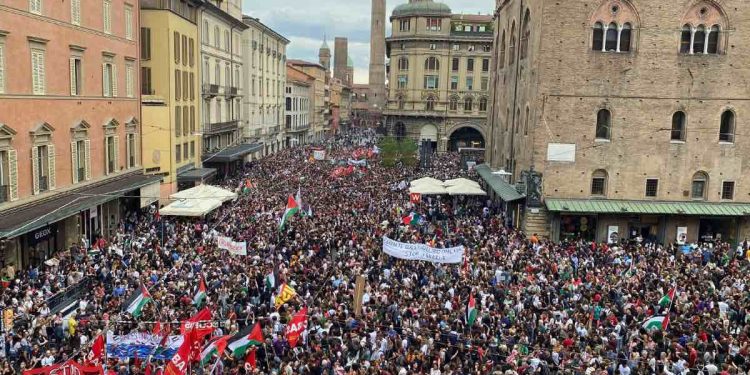 Manifestazione per Gaza a Bologna