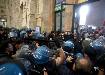 Scontri manifestazioni per Gaza a Milano