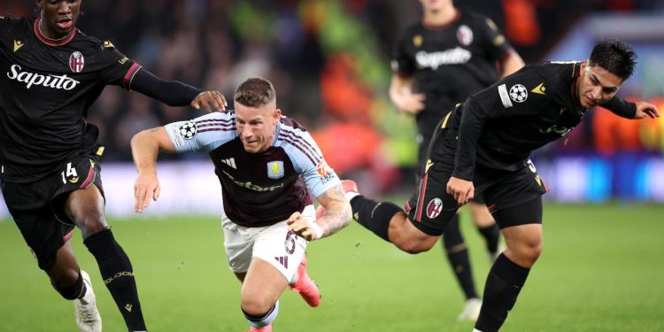 Un momento di Aston Villa Bologna in Champions League (Foto ANSA)