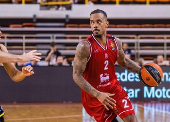 Lorenzo Brown in amichevole con l'Olimpia Milano (da facebook.com/OlimpiaMilano1936)