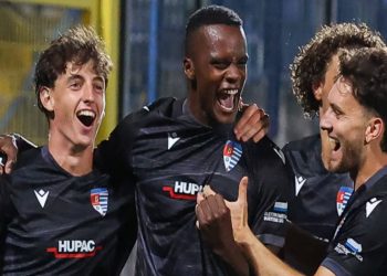 L'esultanza dei giocatori della Pro Patria (Facebook Lega Pro)